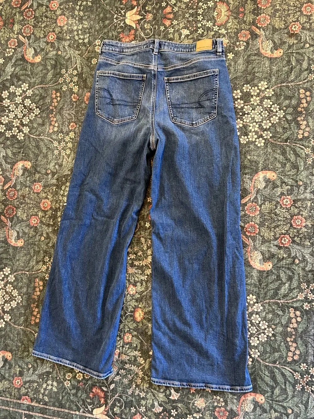 American Eagle Super High Rise Bagg Wide Leg Distressed Jeans - Picture 4 of 7